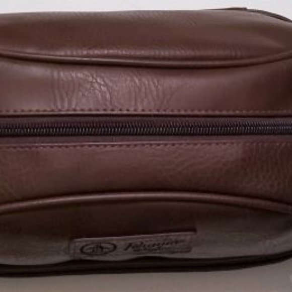 Original Penguin Bags Penguin By Munsingwear Mens Travel Kit Brown